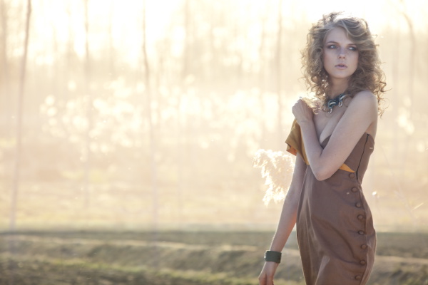 fashion\110230Welcome.spring\luca_patrone_aurora_potenti_welcome_summer01.JPG